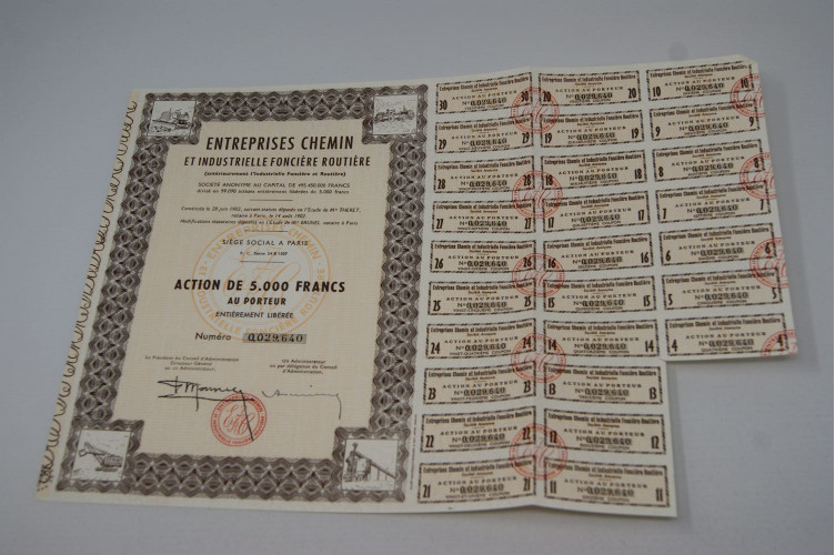 Entreprise chemin et industrielle...