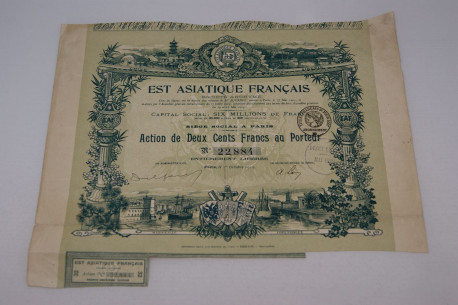 Est Asiatique Français