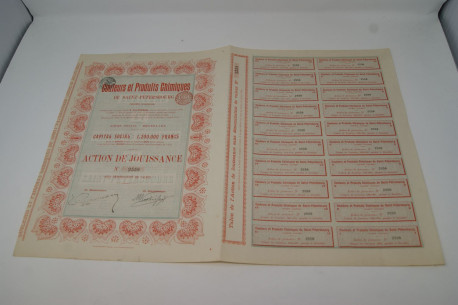 Couleurs et produits chimiques de Saint Pétersbourg