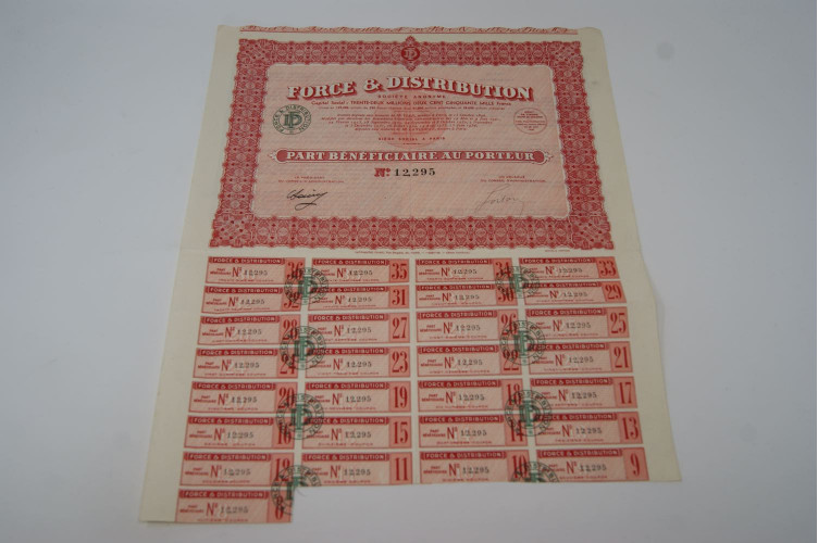 Force et distribution